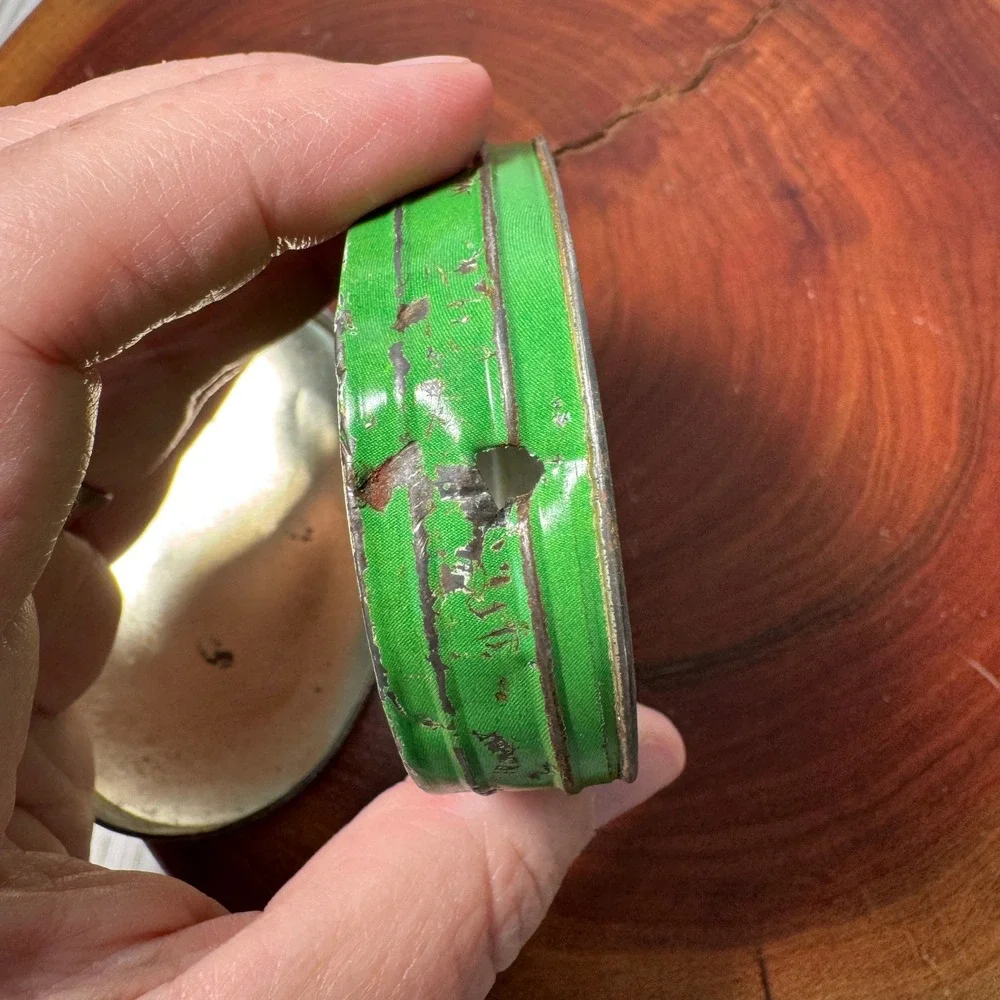 Vintage 1981 Enesco Easter Bunny Small Oval Metal Tin Trinket Box Green 3.5 Inch